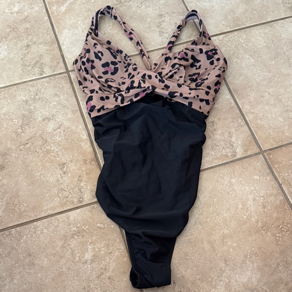 Cupshe Leopard Print and Black One Piece Swimsuit